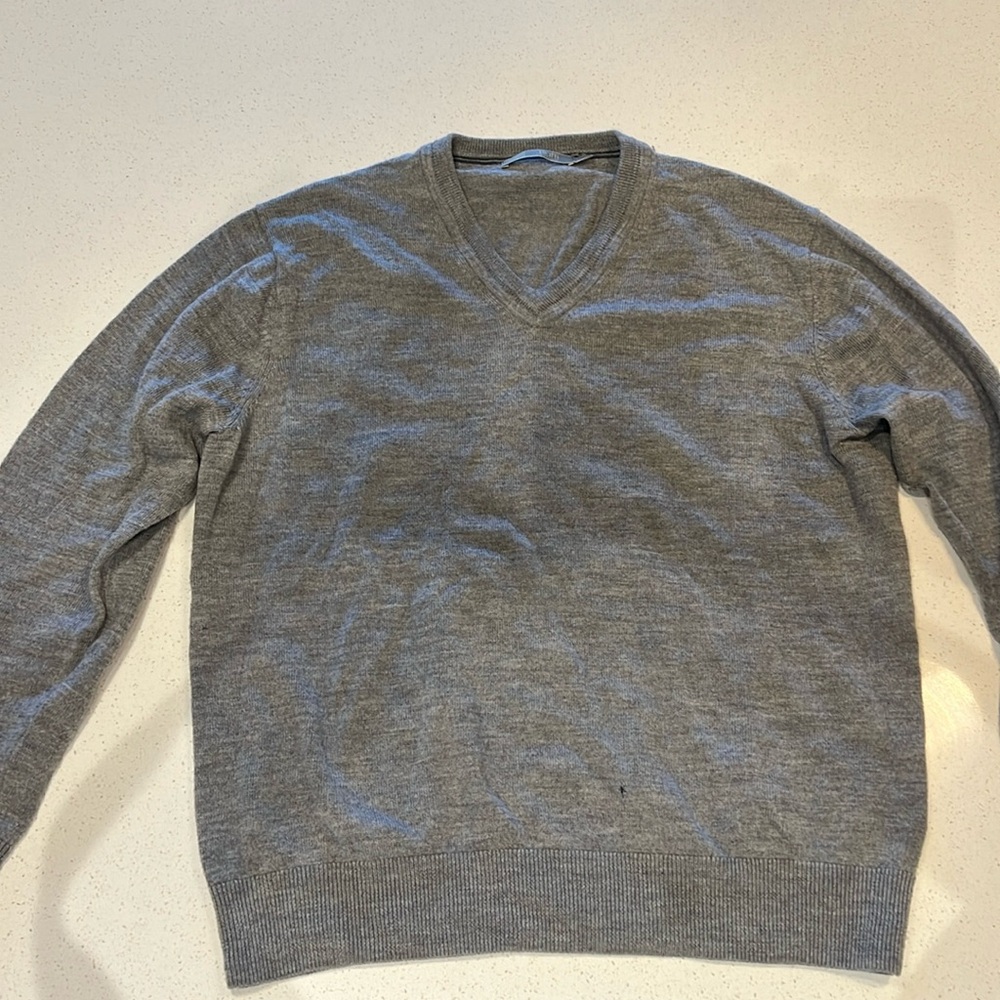 Raffi merino wool v neck